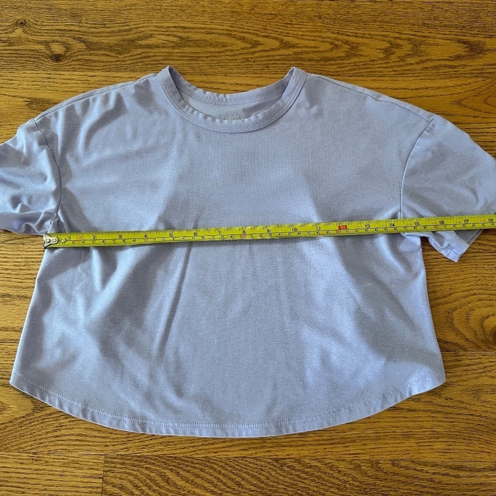Old Navy Cloud 94 Soft Go-Dry Cool Cropped T-Shirt in Lavender Aura (Size S) - Picture 3 of 6